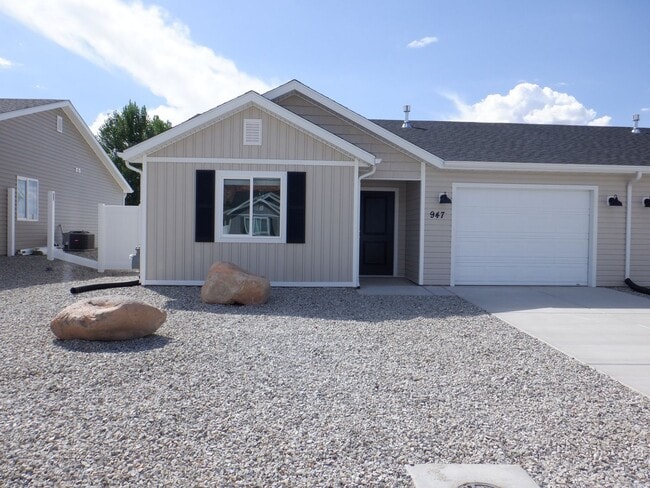 Move-in Discount - 3 bedroom - 2 Bath - Si... - Move-in Discount - 3 bedroom - 2 Bath - Si... House