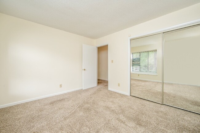 Photo - COMING SOON! Cozy 2bd/2ba Townhome Nest in Watersedge