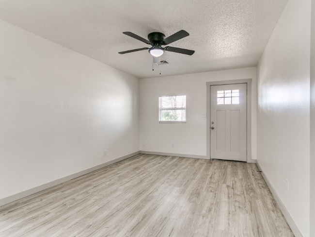 Photo - 1112 N Norman Ave