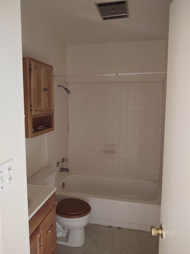 Photo - 1000 Columbia Ave Unidad 1000B