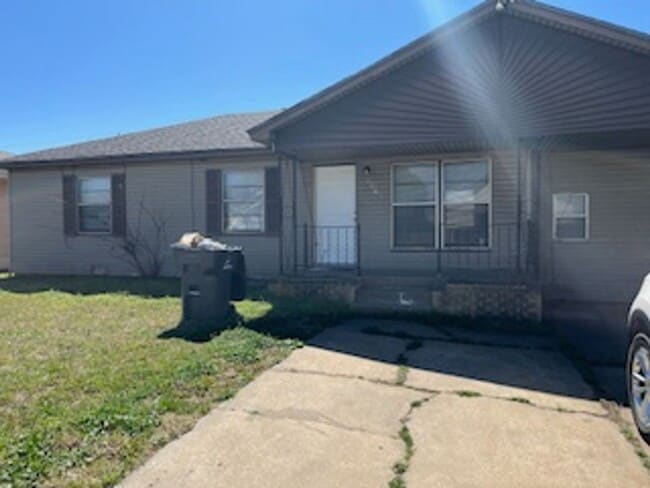 Building Photo - Spacious 4-Bedroom Home – Room to Grow at an Incredible Value