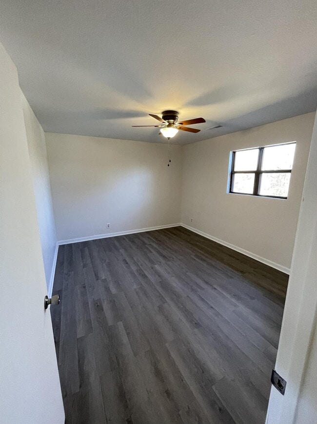 Photo - 914 Sparta Dr