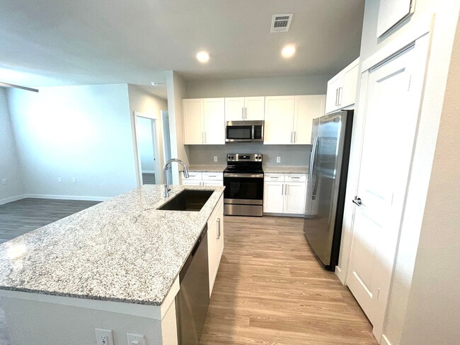 Photo - 9219 Vista W Dr Unidad 08101