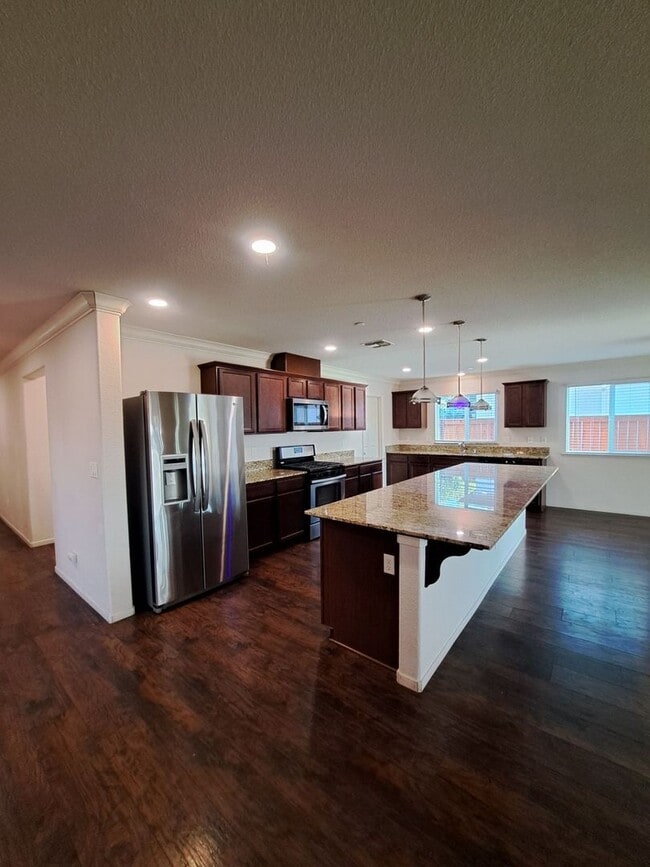 Photo - Stunning and Spacious - Don't Miss This Rental Home!