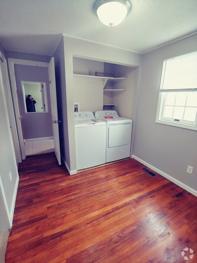 Building Photo - 77 Longfellow Rd Rental