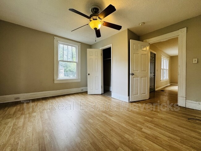 Photo - 2208 Duncan Ave