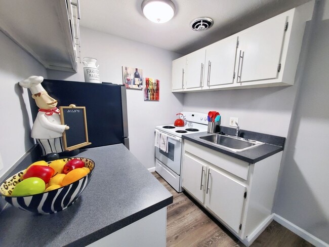 Photo - Smartland Parkwood Manor Apartments