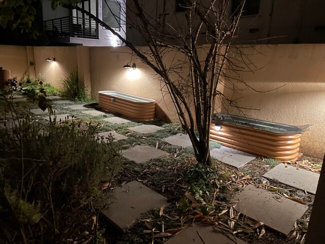 Photo - 1949 Parnell Ave