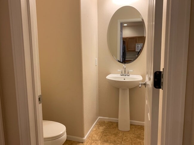 Photo - 3 Bedroom Updated Townhouse in Fountain