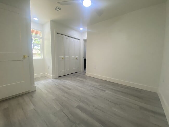Photo - 2220 Louise Ln