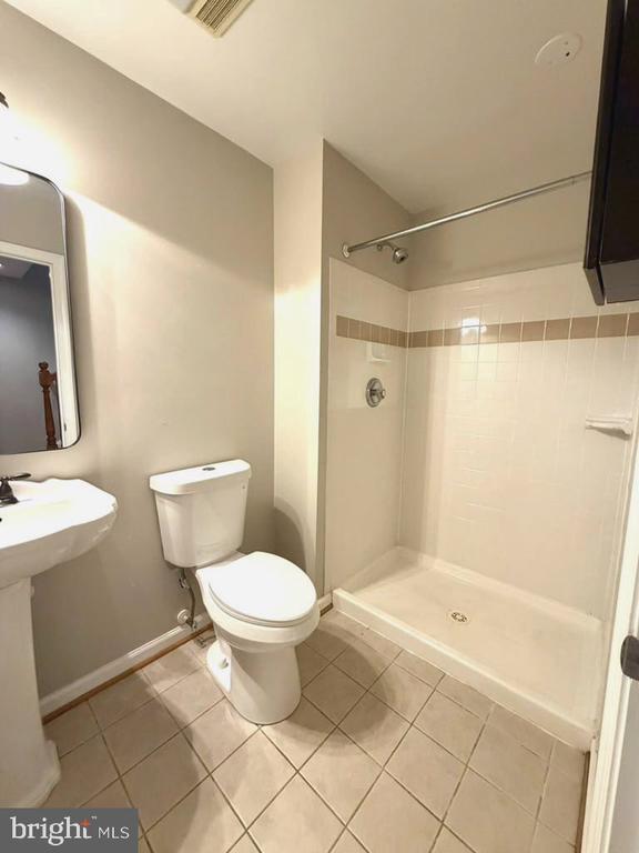 Photo - 43416 Sperrin Ct