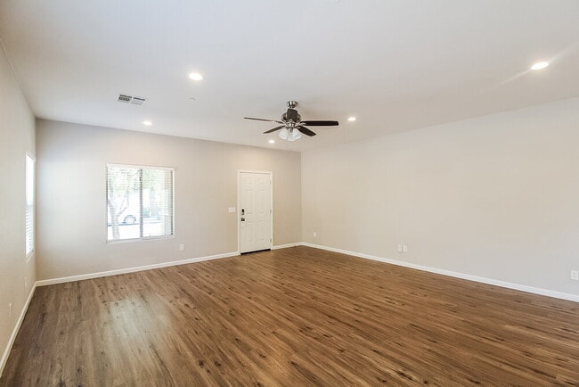 Photo - 17110 N 184th Dr