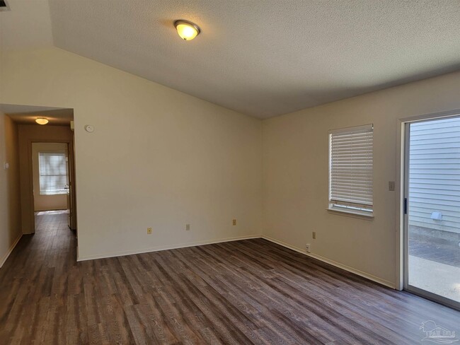 Photo - 8146 Treetop Ln