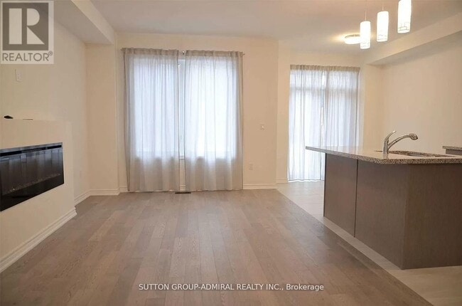 Photo - 1475 Blackmore St