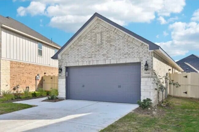 9450 Herons Preserve