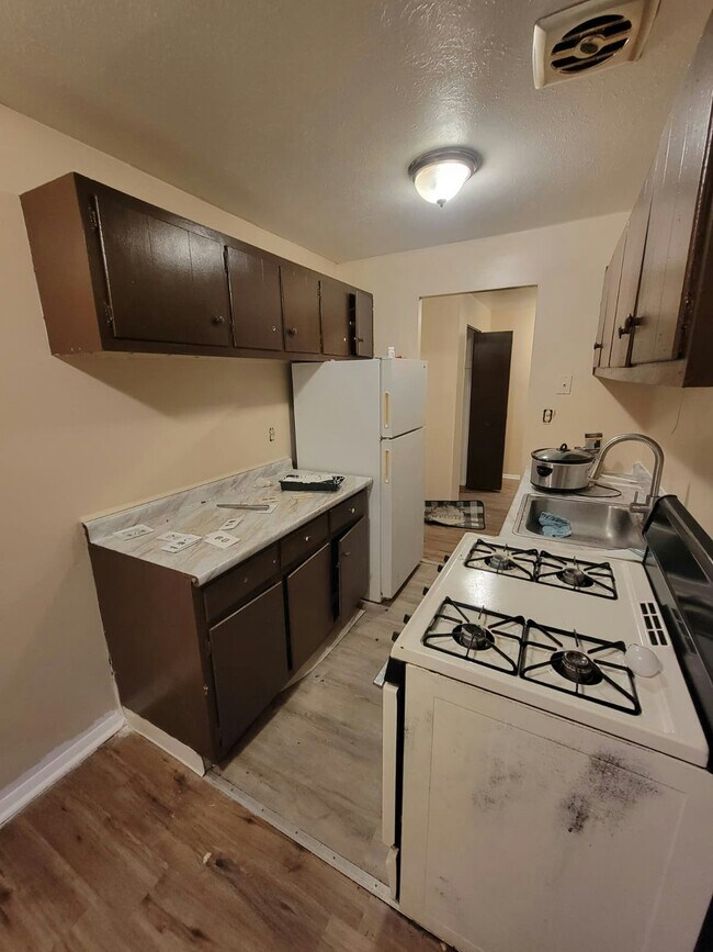 Photo - 14815 Euclid Ave Unidad 304