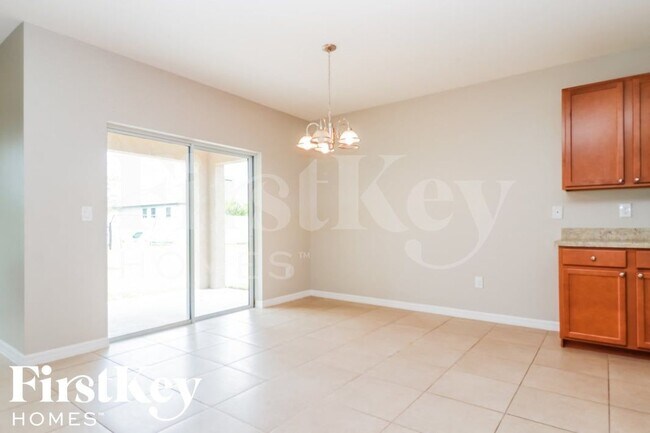 Photo - 710 SW 12th St