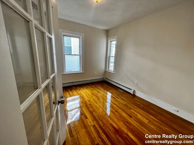 Photo - 19 Banks St Unit 2