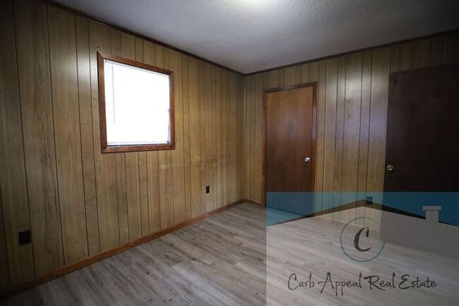 Photo - 2 bed, 1 bath apartment - HUD accepted!!