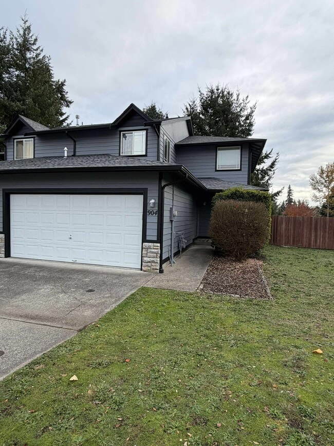 Building Photo - 904 Avalon Ct SE Rental