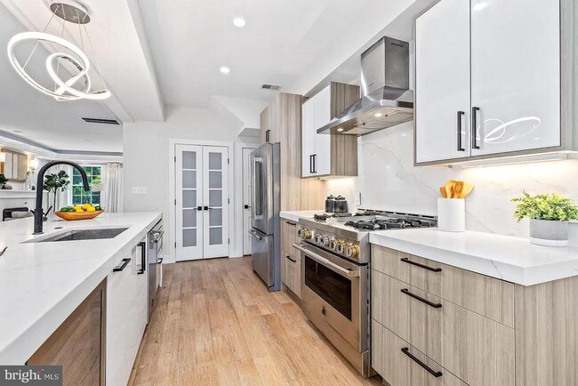 Photo - 3525 16th St NW