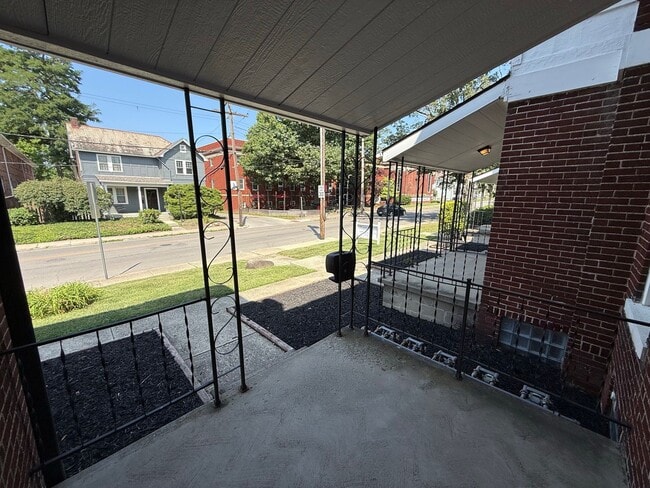 Photo - 2112-2120 Indianola Ave. Unit 2114