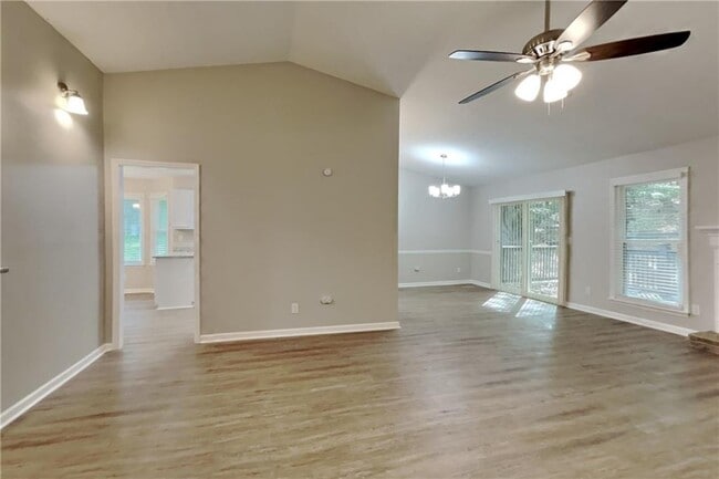 Photo - 3883 Nowlin Rd