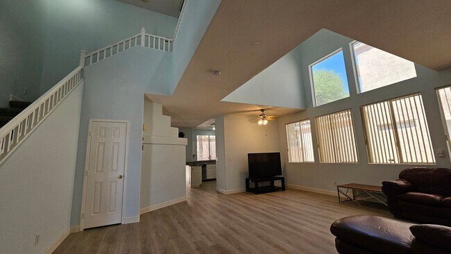 Photo - 4 BEDROOM NEAR SOUTH POINT CASINO!!!