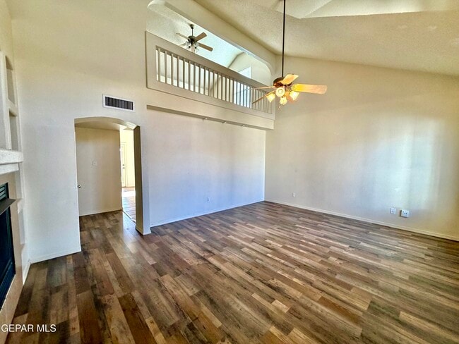 Photo - 436 Oakhurst Ln