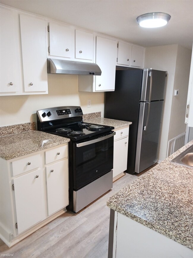 Photo - 2 br, 1.5 bath Townhome - 801 Betsy Ross D...