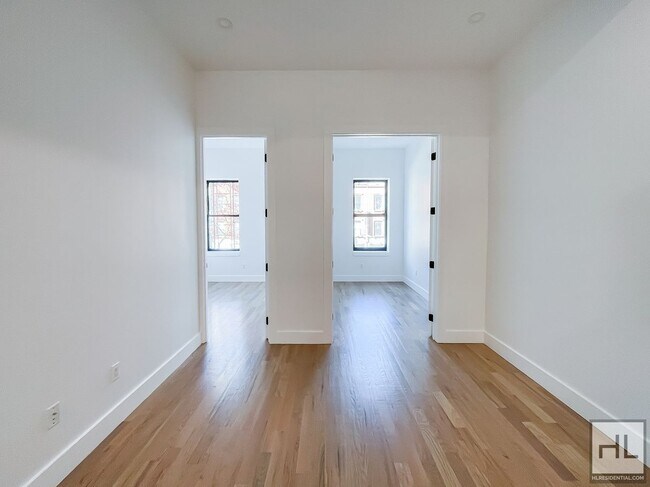 Photo - GRAHAM AVENUE / Prime Williamsburg Locatio... Unit 2L
