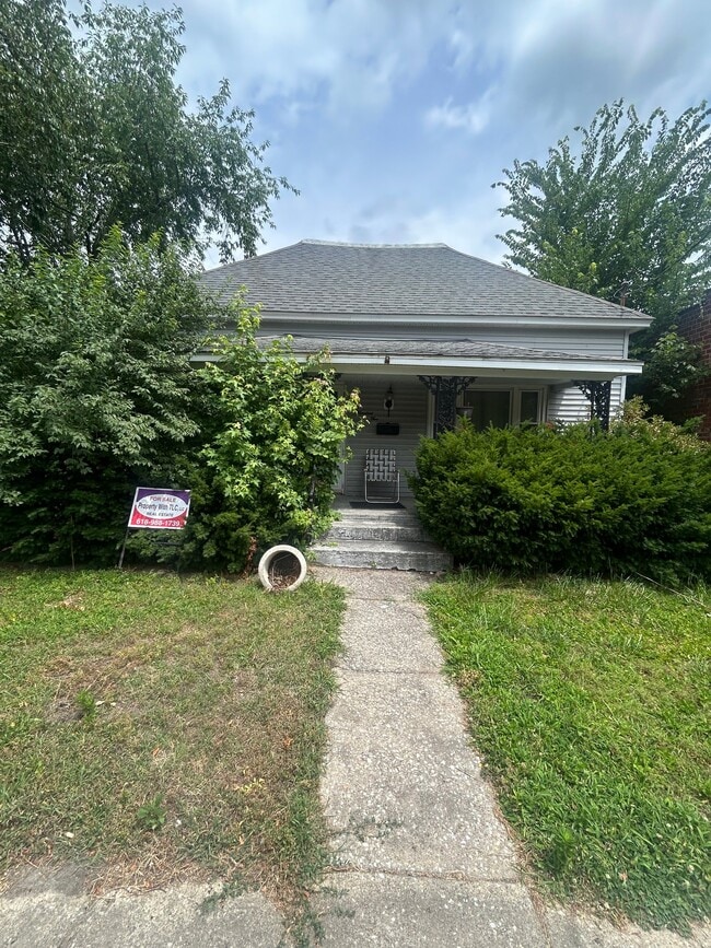 Building Photo - 905 W Monroe St
