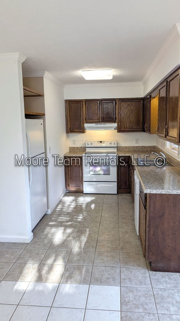 Photo - 3/2 Brick House, Deck, Storage & Fenced Yard