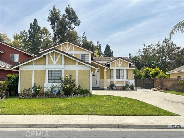 Building Photo - 19178 Bel Air Dr