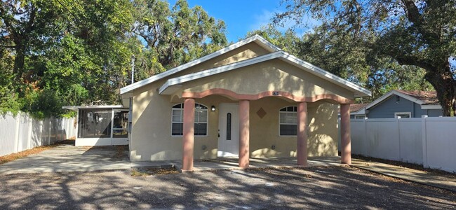 Spacious 3-Bedroom, 2-Bath Home with Cover... - Spacious 3-Bedroom, 2-Bath Home with Cover...