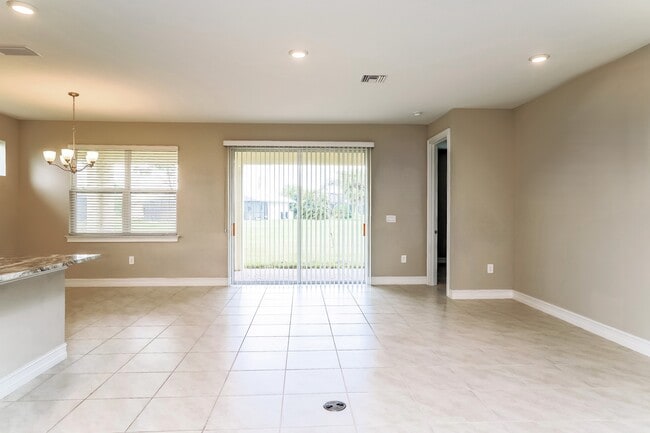 Photo - 603 Vinca Rosea