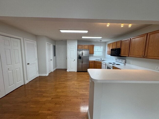 Photo - Immaculate End Unit Townhouse