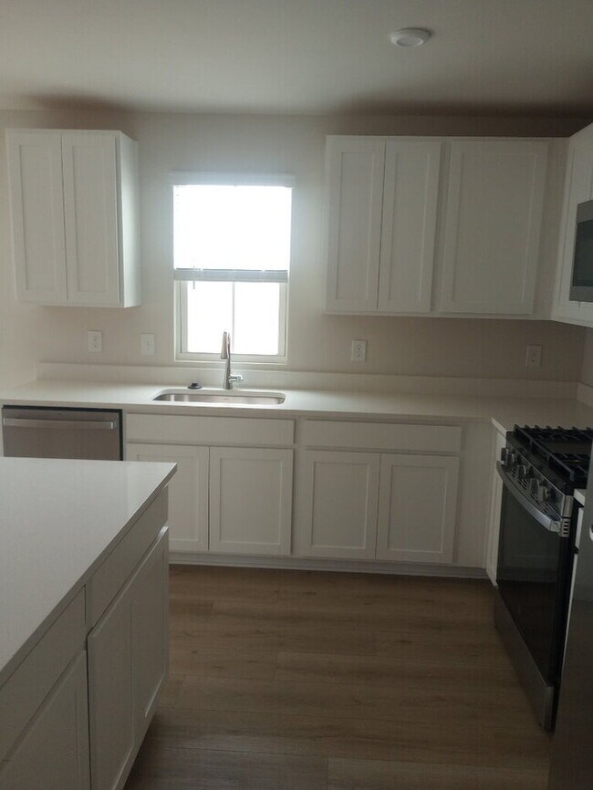 Photo - 104 Filly Ln