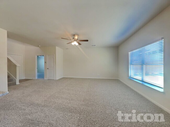 Photo - 1933 Belmont Dr