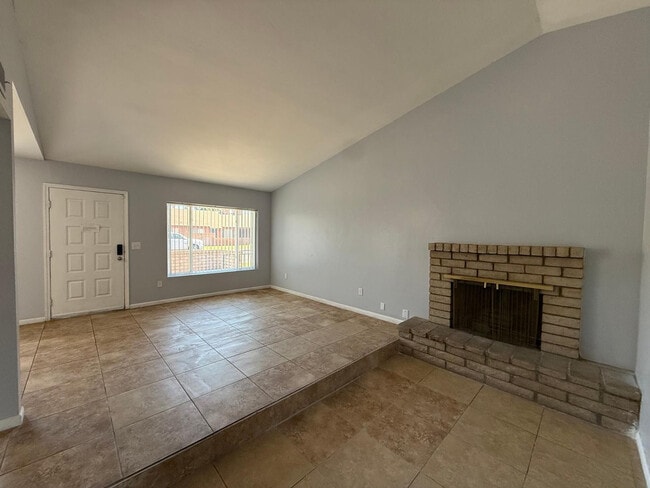 Photo - 126 W Loma Vista Dr
