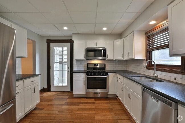 Building Photo - 350 W 1st Ave Rental