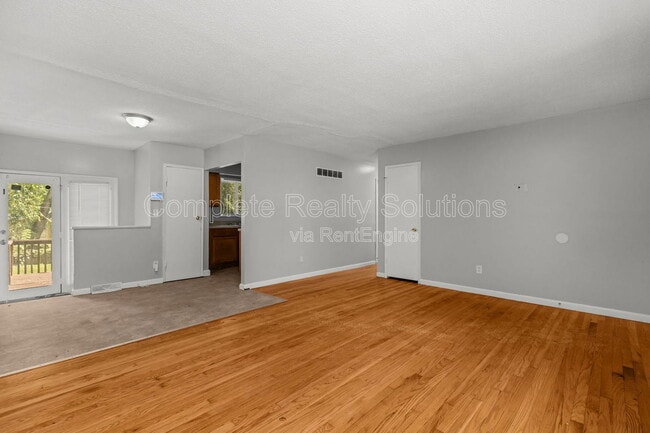 Photo - 10116 Crown Point Dr