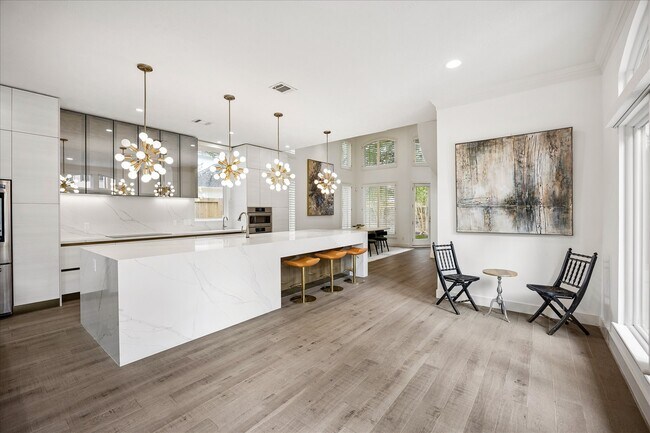 906 Peachwood Bend