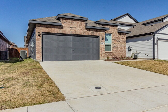 Photo - "Beautiful 3-Bedroom 2-Bath Oasis in Forney, TX: Spacious Living!"