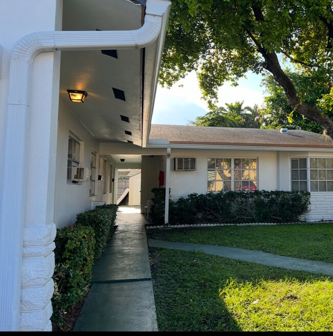 5851 NE 18th Ave Unit 5851 NE 18th Ave #1