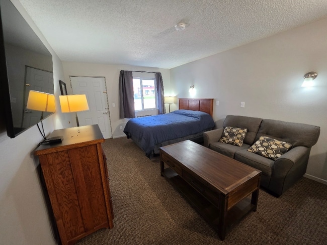 Photo - 590 Spruce St