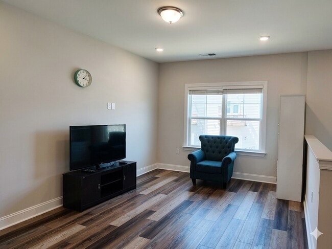 Photo - 785 Cormiche Ln