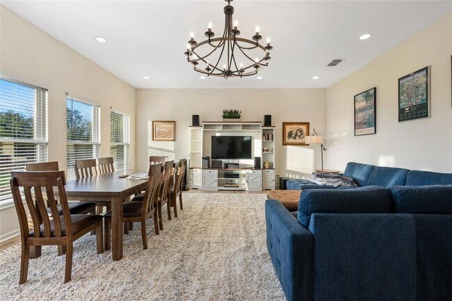 Photo - 158 Goertz Dr