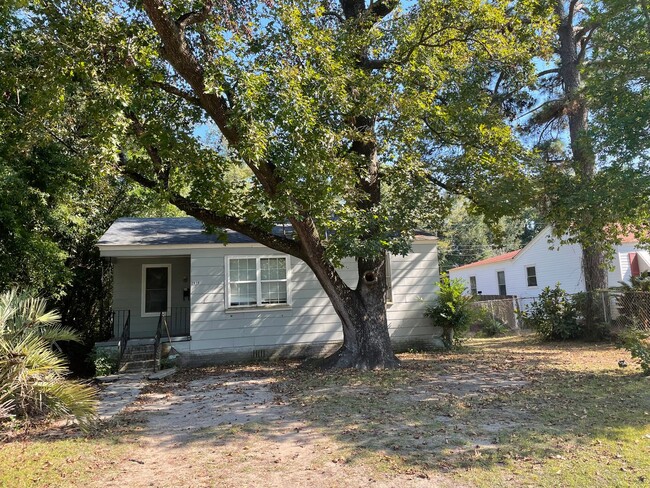 Building Photo - Charming 2 Bed Ranch Rental