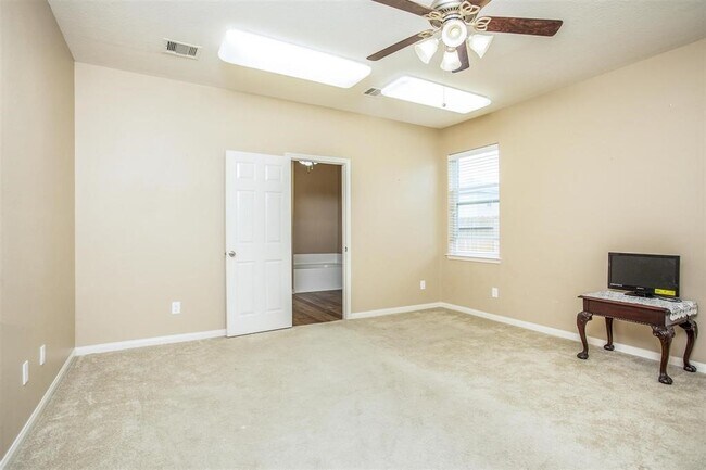 Photo - 5607 Straight Way